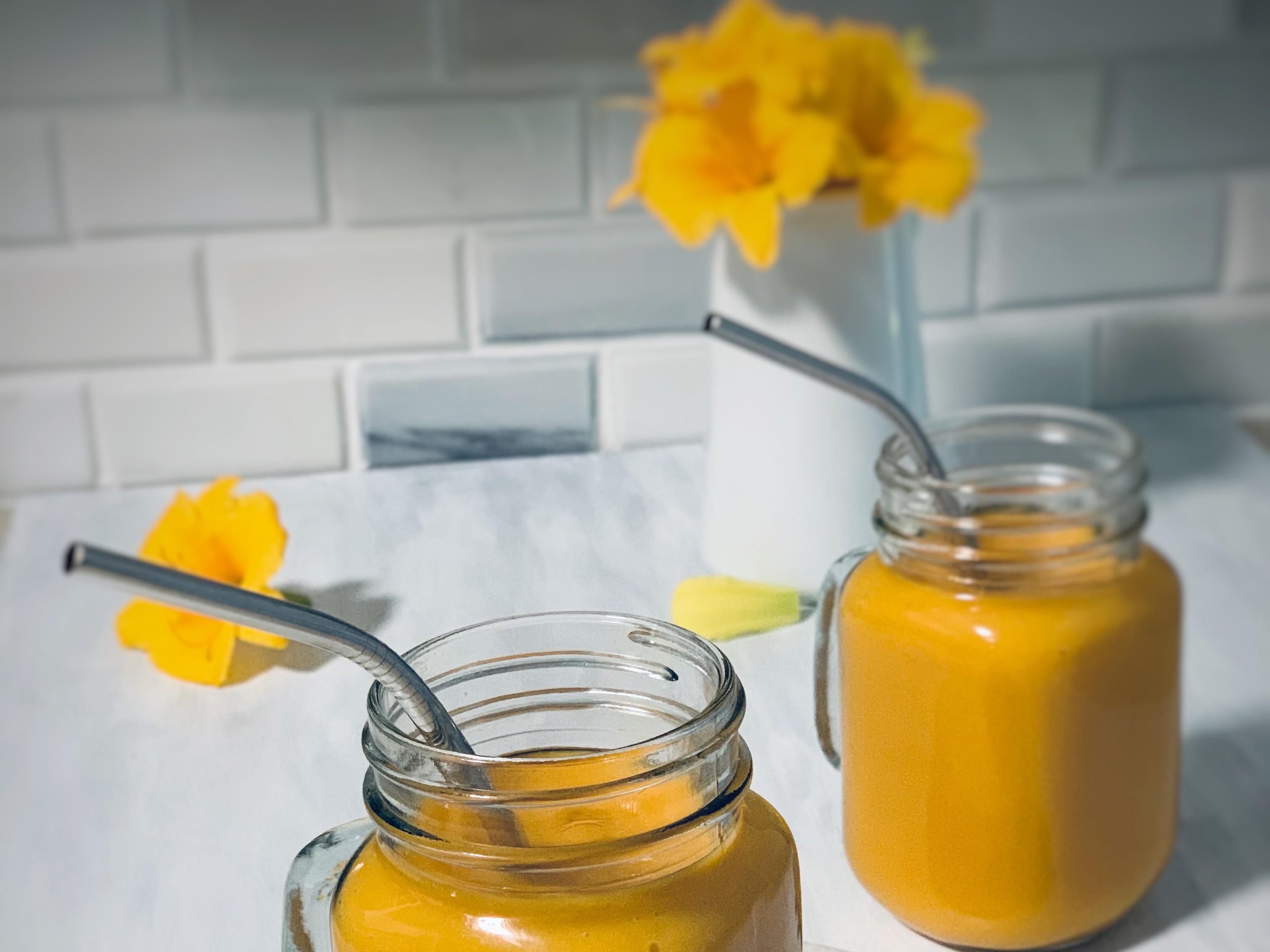 Vegan Mango Smoothie